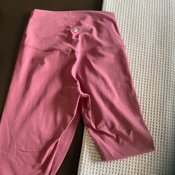 Lululemon leggings in perfect condition, worn few time. Condition like new - Picture 3 of 5